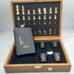 ست قمقمه جیبی استیل ودکا و جعبه چوبی شطرنج